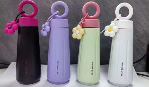 Insulated stainless steel bottle with ring design and flower